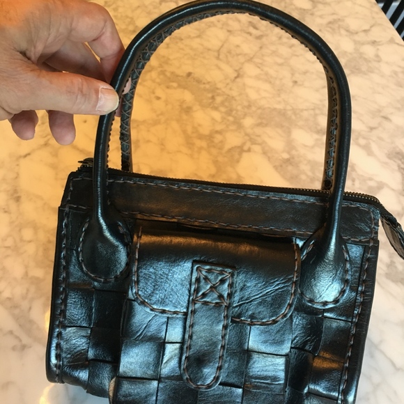 Dua Dua Black Leather Handbag - Picture 4 of 8